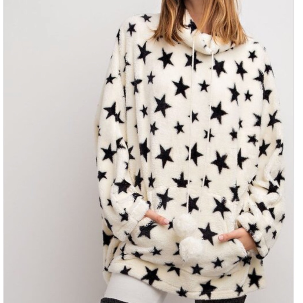 CLEARANCE ‼️CREAM FAUX FUR PONCHO - Sweater - Picture 2 of 4